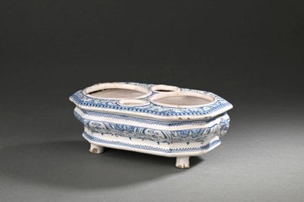 Moustiers, 
Oliera e acetiera in terracotta, decor