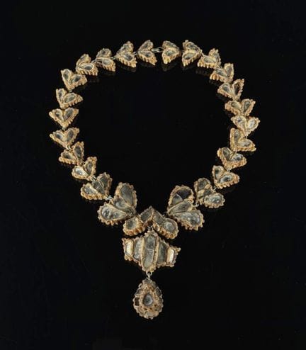 Line VAUTRIN (1913–1997). 
Halskette aus Talosel m