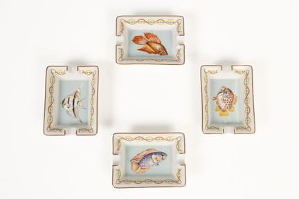 HERMÈS, Paris.
Set aus vier Aschenbechern aus Porz