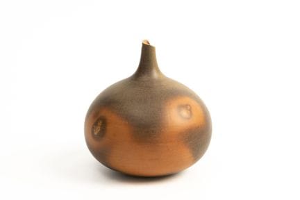Pierre BAYLE (1945–2004).
Einzelblumenvase.
Engobi