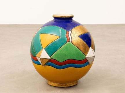 LONGWY.
Kugelförmige Vase, Modell „Rio Grande“, au
