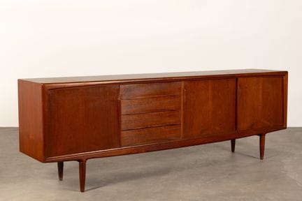Gunni OMANN (1930–2009), Dänemark.
Anrichte aus Te