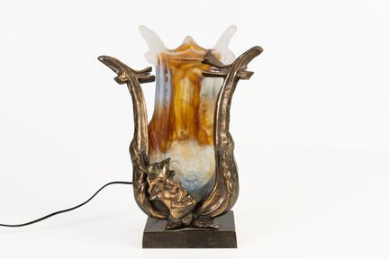 Yves LOHE (geb. 1947).
Leier mit Masken.
Lampensku