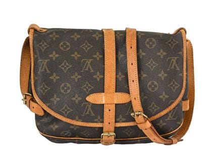 LOUIS VUITTON SAUMUR 25
Toile Monogram. Ferrures d