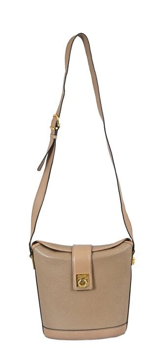 SAC À BANDOULIÈRE VINTAGE CELINE
Modèle « bucket »