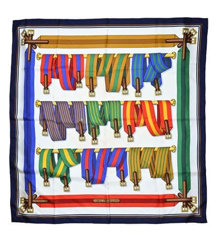 HERMES SCARF
Silk. 90X90 cm.