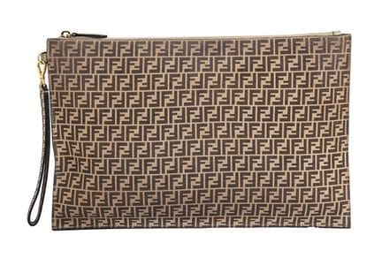 POCHETTE FENDI
Toile Zucca. Ferrures argentées. Ba