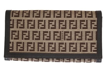 FENDI 一款复古长款钱包
Zucca帆布材质，配以皮革镶边。尺寸：17×10×2 厘米。