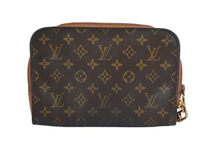 路易威登复古手拿包
Monogram 帆布。可拆卸肩带。镀金五金件。24×17×4 厘米。