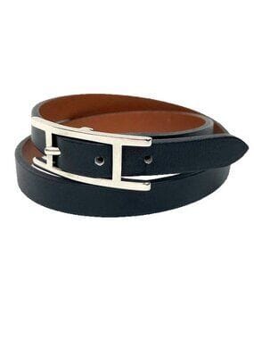 HERMES MEDEOR ARMBAND
Schwarzes Leder. Silberfarbe
