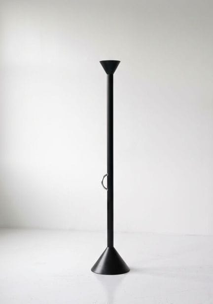 Ettore SOTTSASS (1917-2007)
LAMPADAIRE modèle "Cal