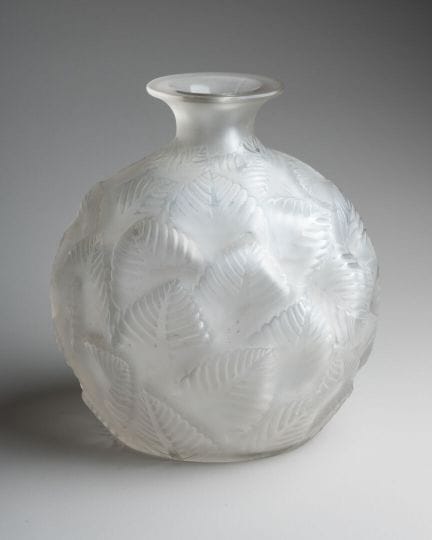 René LALIQUE (1860-1945)
JARRÓN esférico, modelo «