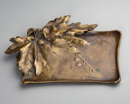 Léon KANN (1859–1925)
"Oak Leaf" TRINKET TRAY 
Pat