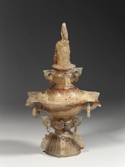 CHINE - Moderne 
COUPE couverte à décor archaïsant