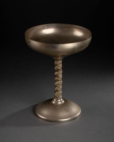 BRASS ROMA 
CHAMPAGNE GLASS 
The stem is decorated