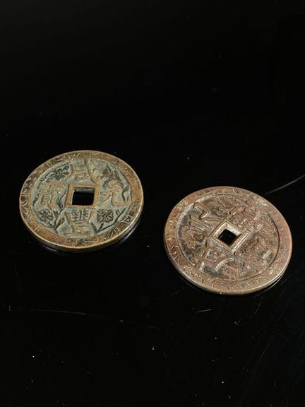 Lots de 2 médailles chinoises