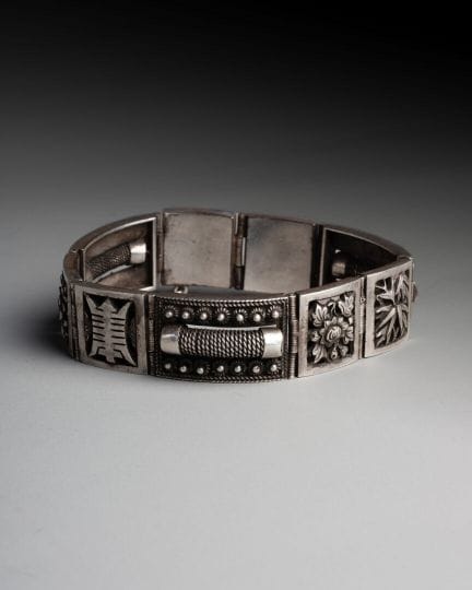 VIETNAM
800-thousandths silver bracelet with openw