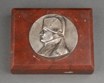 MEDAILLE NAPOLEON Ier 
Avers au profil de Napoléon