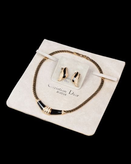 Christian DIOR JEWELRY
Half set consisting of a NE