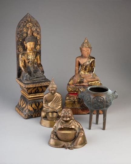 ASIE
Lot de 4 SUJETS bouddhiques 
Bronze et bois s