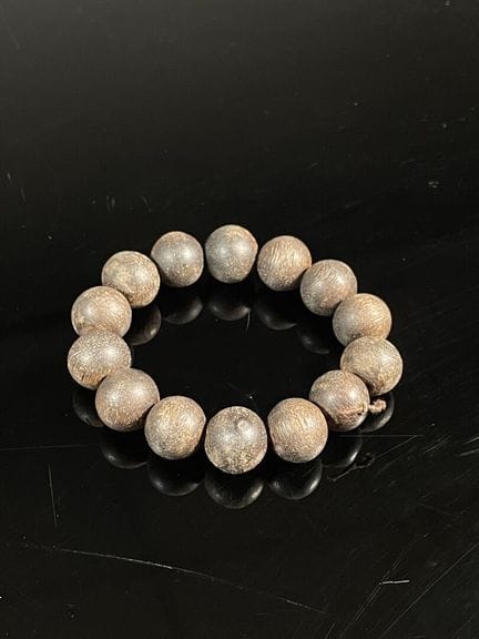 Bracelet de perle
Agar
D.9 cm