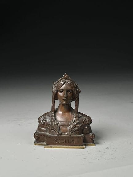 Ecole Moderne
Stella
Buste symboliste
Sculpture en