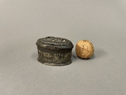 Southeast Asia
Oval-shaped opium box with animal m