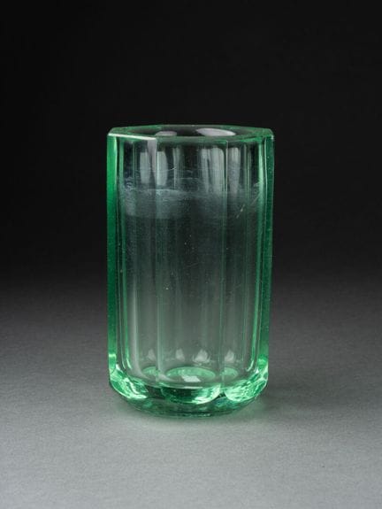DAUM Nancy - France 
Octagonal vase with cut sides