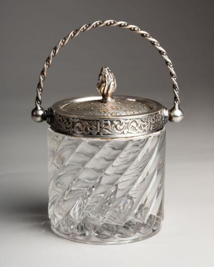 Victor SAGLIER (1809–1894)
Lidded sugar bowl decor