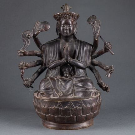 VIETNAM - XIXe ou XXe siècle 
Divinité à dix bras 