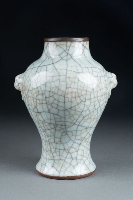 CHINE - Vers 1900 
VASE à panse balustre 
Les pris