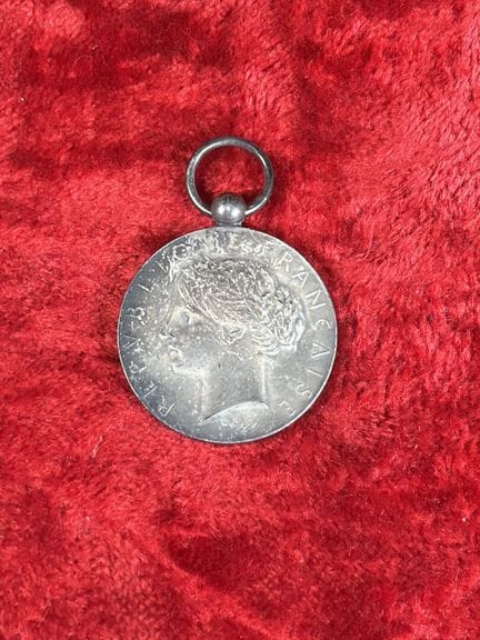 FRANCE — Médaille pour actes de courage et de dévo