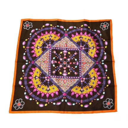 CHOPARD. Foulard en soie à motif de diamants et bi