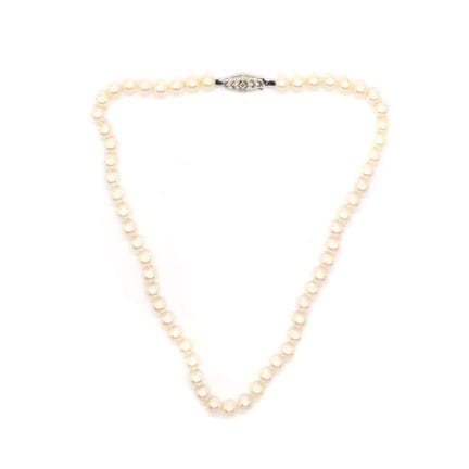 COLLIER de perles de culture avec fermoir en or gr