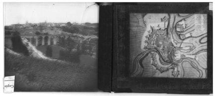 PLAQUE DE VERRE. Vue des fortifications de la vill