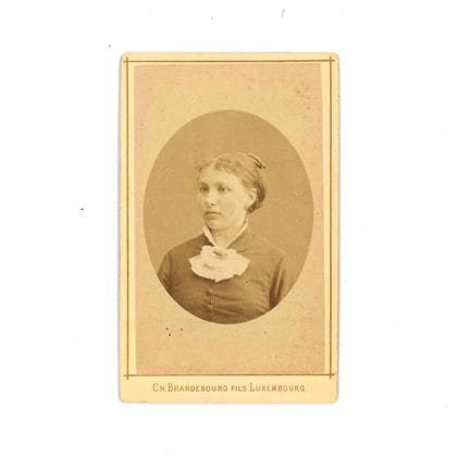 BRANDEBOURG. Photographie d'une jeune femme par Ch