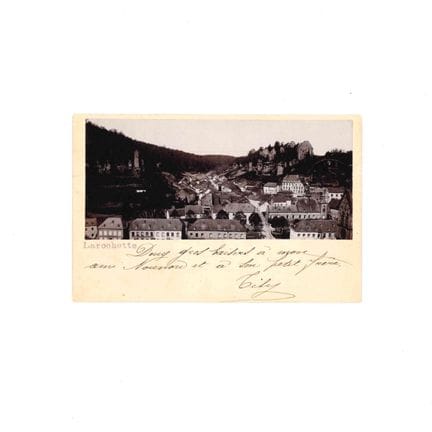 LAROCHETTE. Fotografia della città e del castello 