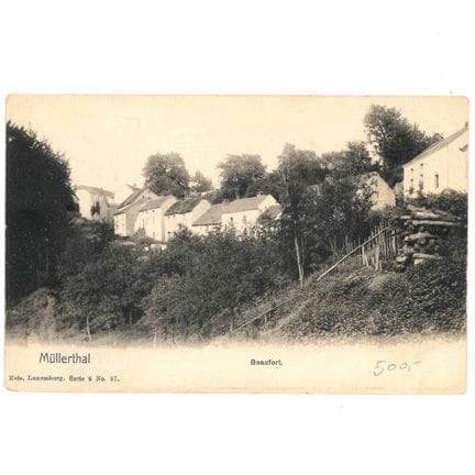 BEAUFORT. Cartolina di una veduta di case in colli