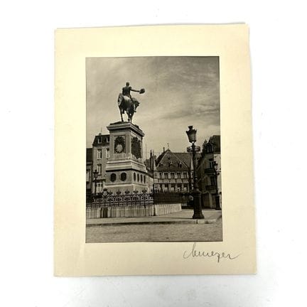 ART. Fotografia d'arte della statua equestre di Gu