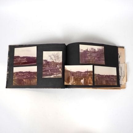 ALBUM de famille réunissant des cartes postales de