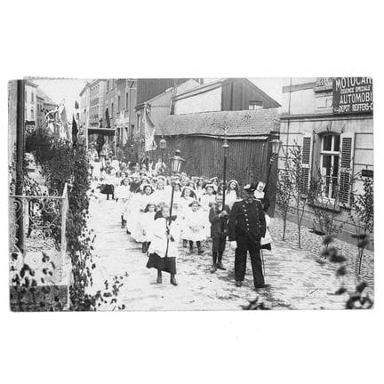 WILTZ.  Une carte photo du défilé de la société de