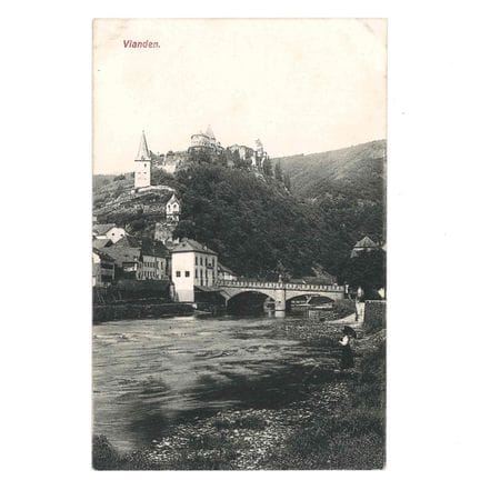 VIANDEN.  2 cartes anciennes du Château vers 1910 