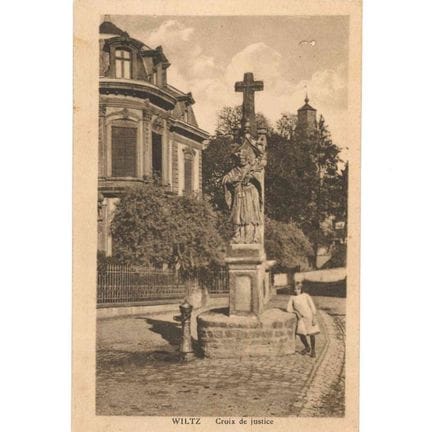 WILTZ.  2 cartes postales de La Croix de Justice v