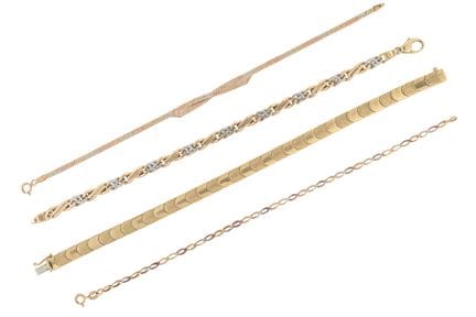 Vier Armbänder aus 9-Karat-Gold in verschiedenen D