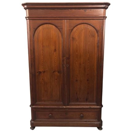 Two-door cabinet made of pitch pine. Sicily. 19th 