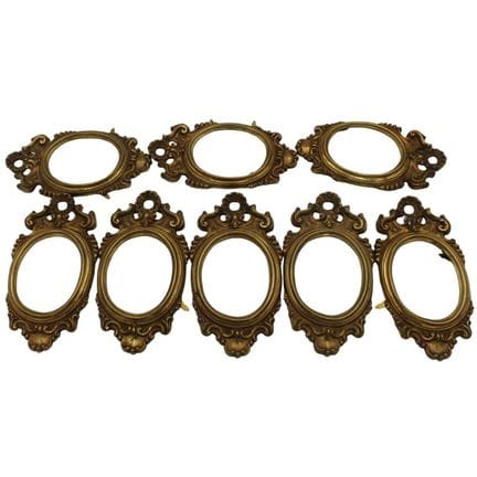 Lot de petits cadres en bronze, de formes et de ta