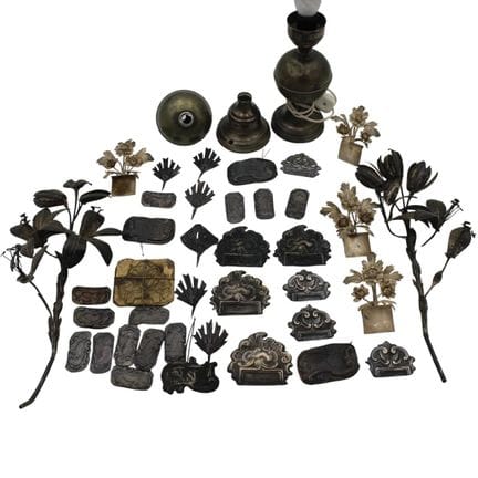 Lot d'objets divers en argent et en métal