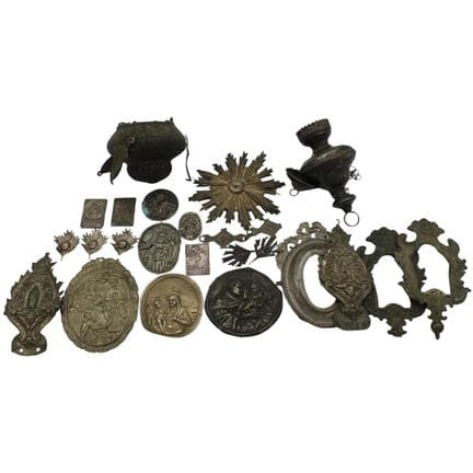 Lot d'objets divers en argent et en métal