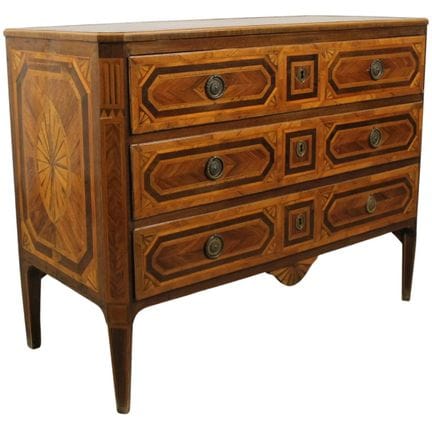 Commode à trois tiroirs en noyer et palissandre, o