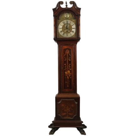 Horloge de tour en acajou, finement marquetée de m